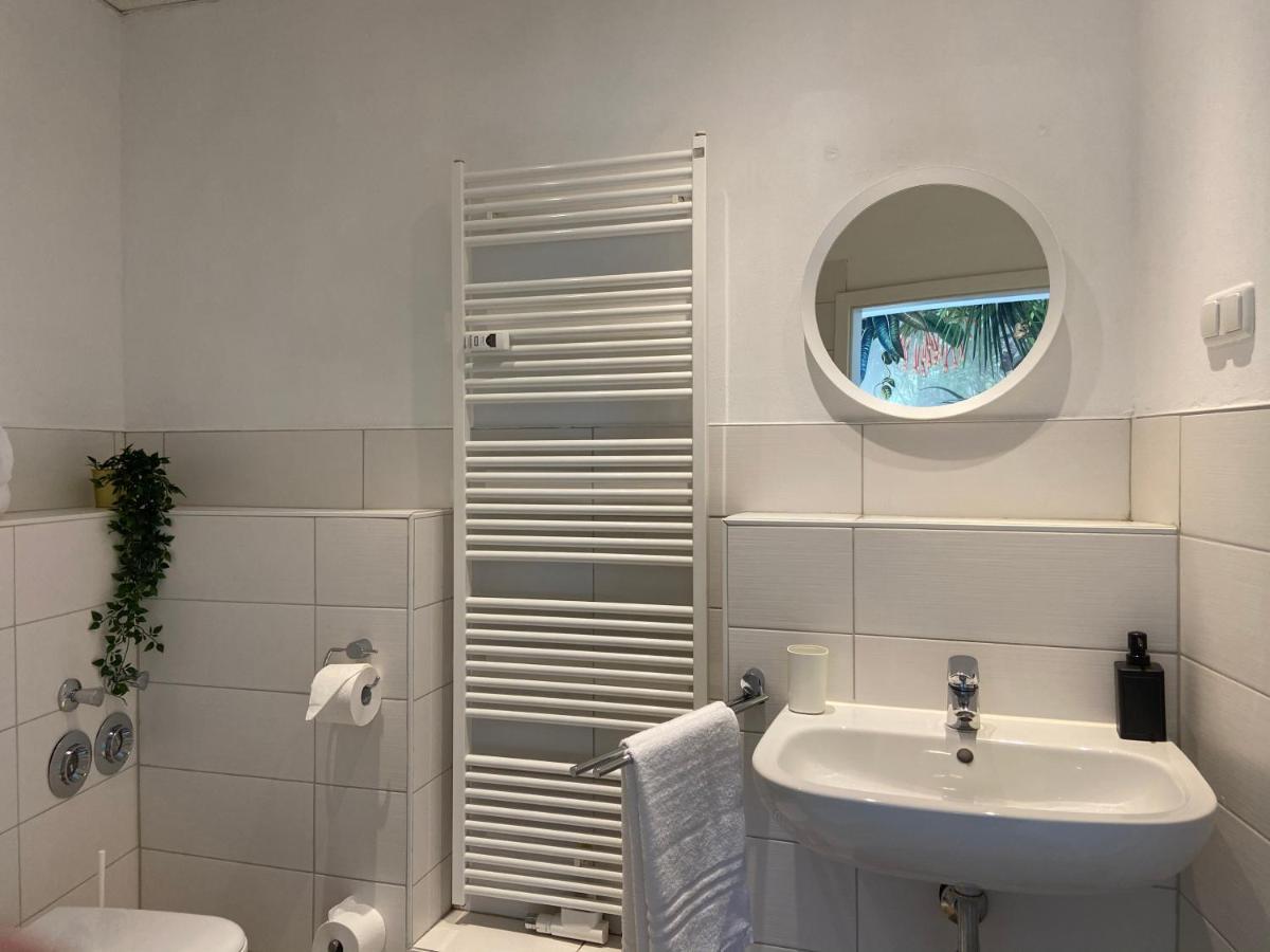 Apartment Urban Jungle In + Netflix